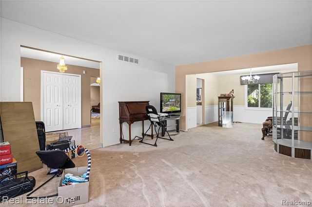 30056 Mayfair Drive, Farmington Hills, MI 48331