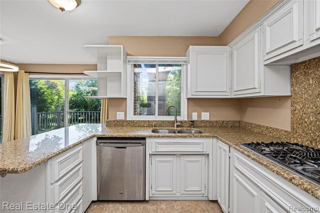 30056 Mayfair Drive, Farmington Hills, MI 48331