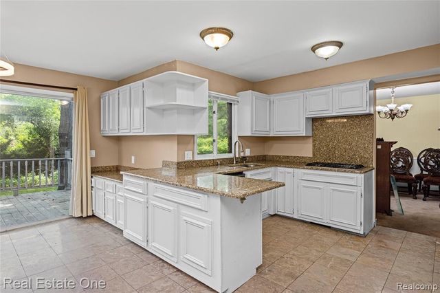 30056 Mayfair Drive, Farmington Hills, MI 48331