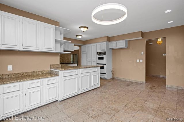 30056 Mayfair Drive, Farmington Hills, MI 48331