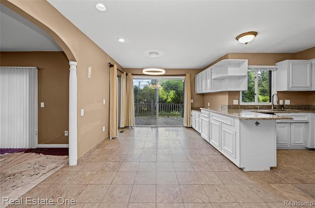 30056 Mayfair Drive, Farmington Hills, MI 48331
