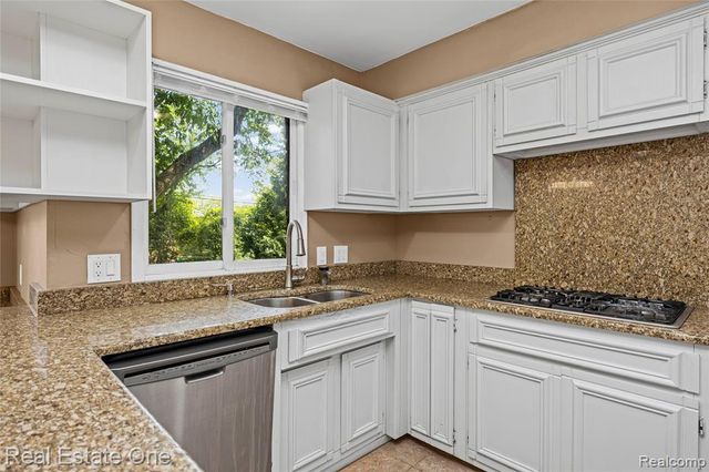 30056 Mayfair Drive, Farmington Hills, MI 48331