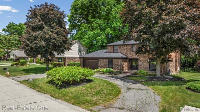 30056 Mayfair Drive, Farmington Hills, MI 48331