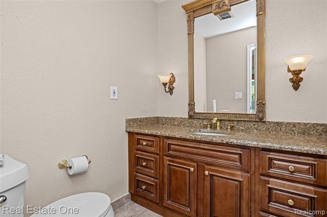 30056 Mayfair Drive, Farmington Hills, MI 48331