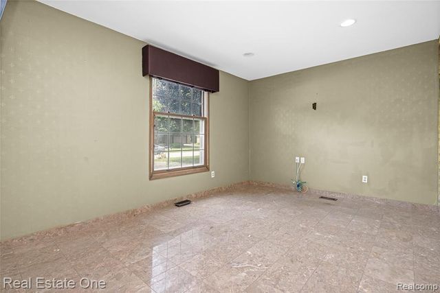 30056 Mayfair Drive, Farmington Hills, MI 48331