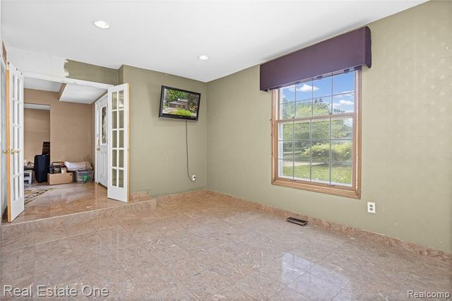 30056 Mayfair Drive, Farmington Hills, MI 48331