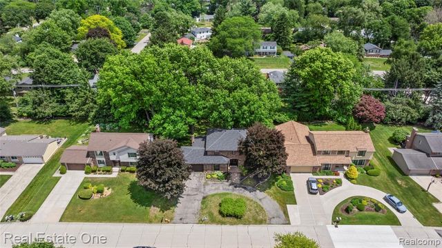 30056 Mayfair Drive, Farmington Hills, MI 48331