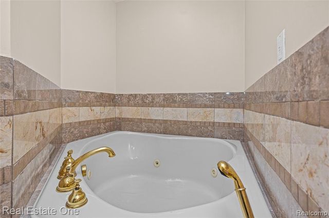 30056 Mayfair Drive, Farmington Hills, MI 48331