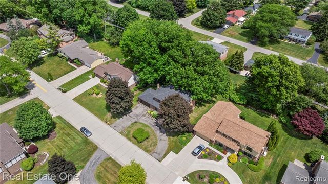 30056 Mayfair Drive, Farmington Hills, MI 48331