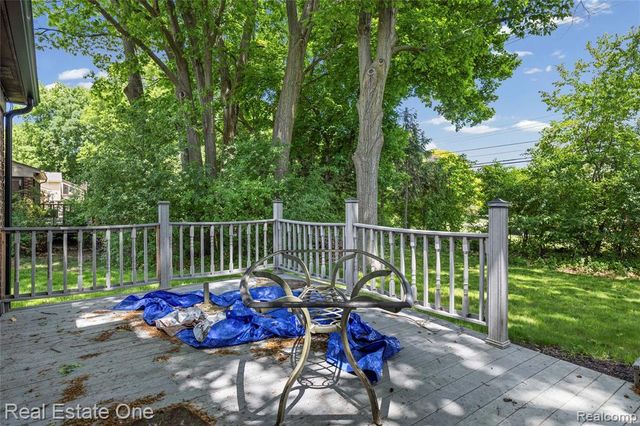 30056 Mayfair Drive, Farmington Hills, MI 48331