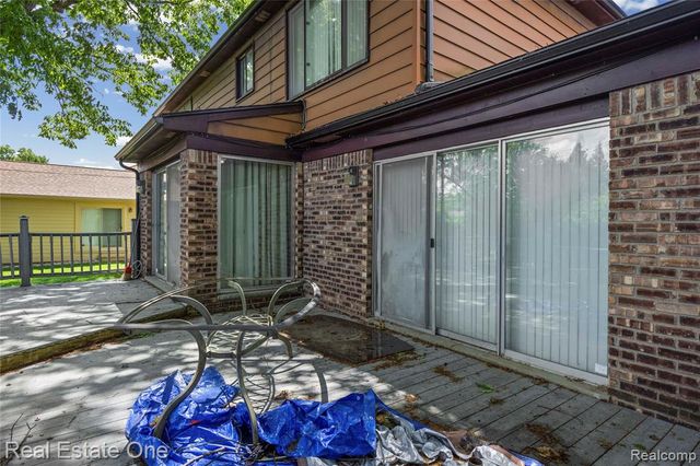 30056 Mayfair Drive, Farmington Hills, MI 48331
