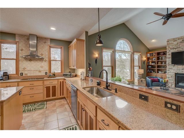 1100 Juniper Way, Hudson, WI 54016