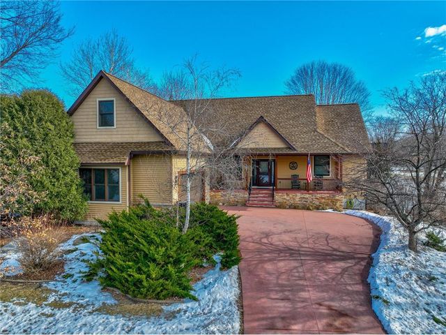 1100 Juniper Way, Hudson, WI 54016