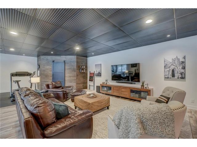 1100 Juniper Way, Hudson, WI 54016