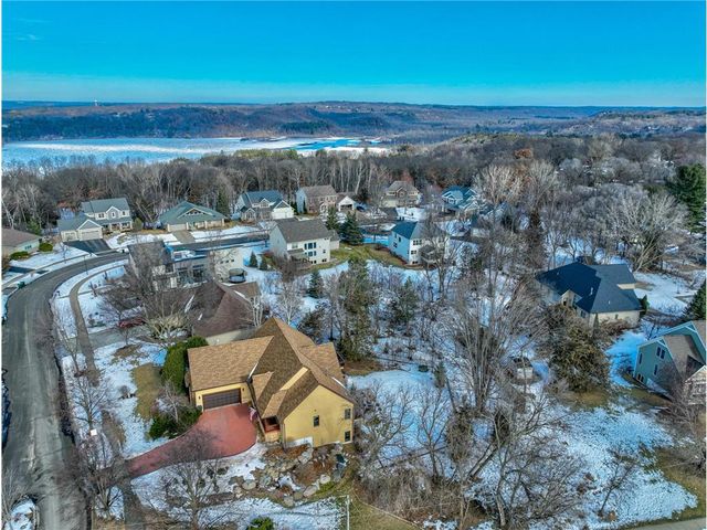 1100 Juniper Way, Hudson, WI 54016