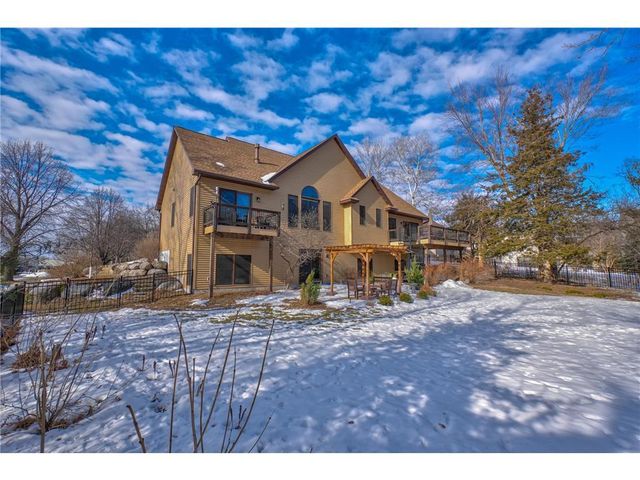 1100 Juniper Way, Hudson, WI 54016