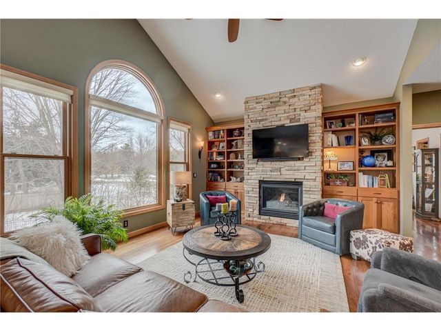 1100 Juniper Way, Hudson, WI 54016