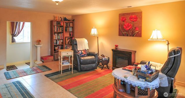 1055 N Jackson Avenue, East Wenatchee, WA 98802