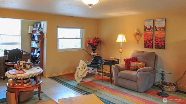 1055 N Jackson Avenue, East Wenatchee, WA 98802