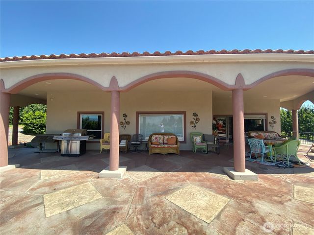 1055 N Jackson Avenue, East Wenatchee, WA 98802