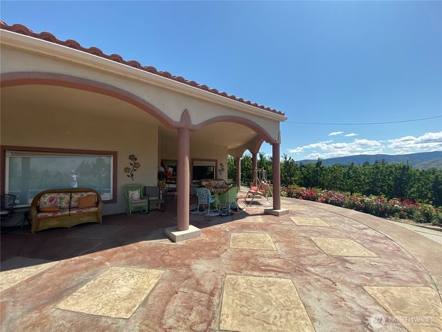 1055 N Jackson Avenue, East Wenatchee, WA 98802