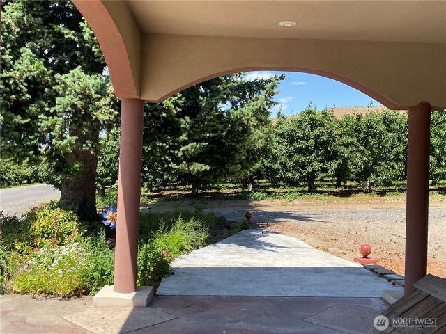 1055 N Jackson Avenue, East Wenatchee, WA 98802