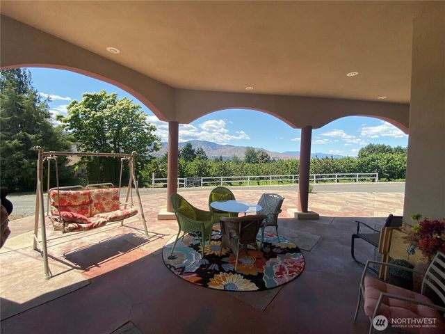 1055 N Jackson Avenue, East Wenatchee, WA 98802