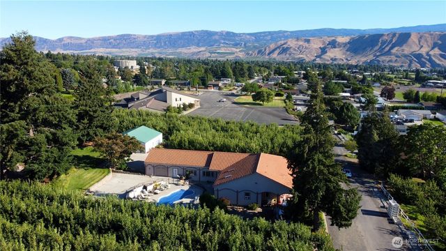 1055 N Jackson Avenue, East Wenatchee, WA 98802