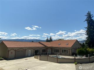 1055 N Jackson Avenue, East Wenatchee, WA 98802