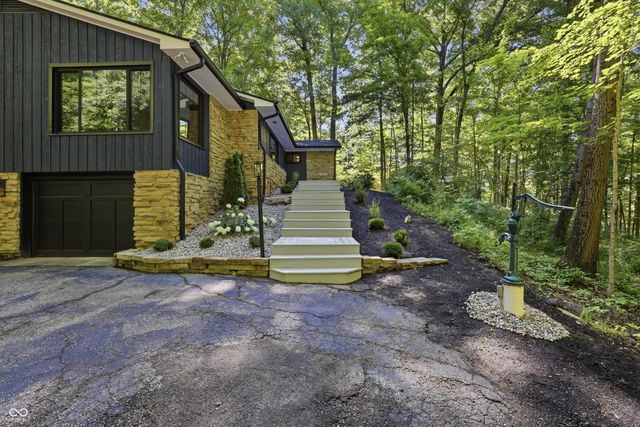 9220 Sandbury Road, Indianapolis, IN 46256
