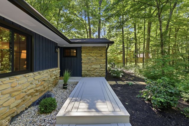 9220 Sandbury Road, Indianapolis, IN 46256