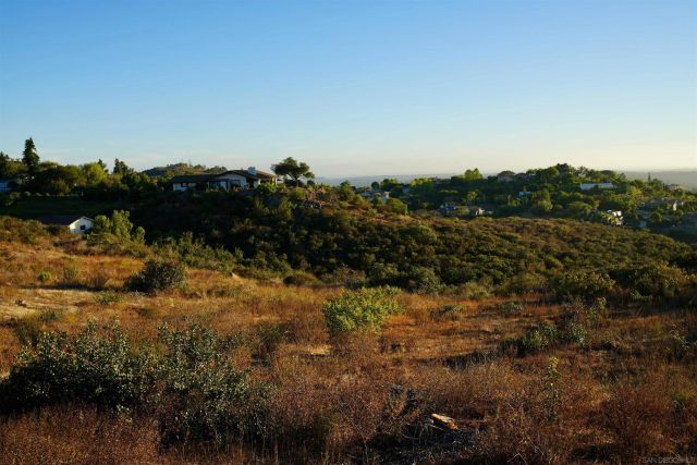 2220 Panoramic Dr. 10, Vista, CA 92084