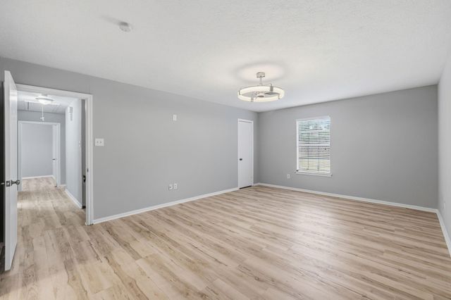 3403 Winter Lane, Baytown, TX 77521