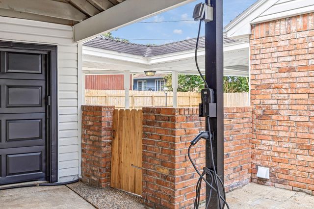 3403 Winter Lane, Baytown, TX 77521