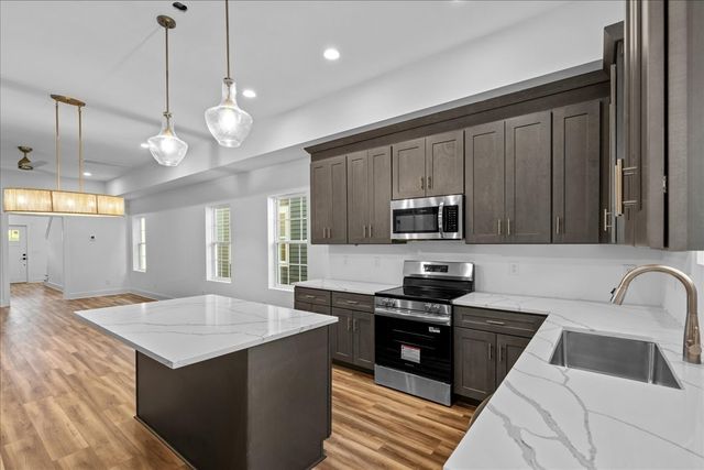 329 Seneca Dr, Nashville, TN 37214