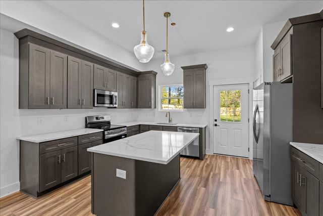 329 Seneca Dr, Nashville, TN 37214