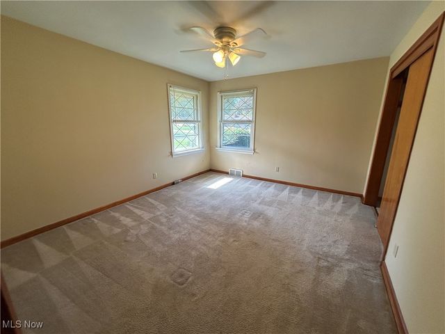 6074 Frontier Drive, Youngstown, OH 44514