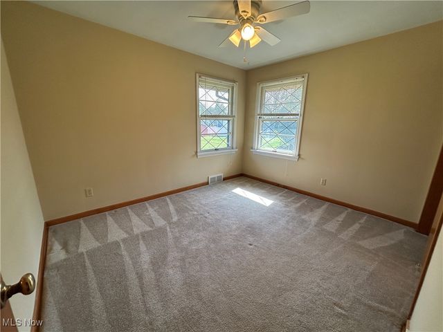 6074 Frontier Drive, Youngstown, OH 44514