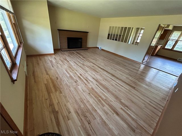 6074 Frontier Drive, Youngstown, OH 44514