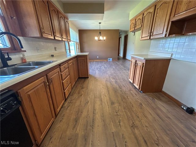 6074 Frontier Drive, Youngstown, OH 44514