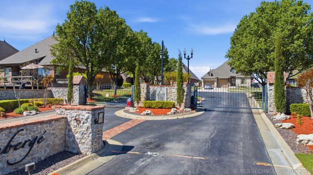 14510 S Vandalia Avenue, Bixby, OK 74008
