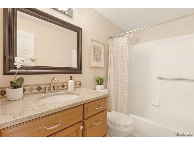 19423 E Tufts Cir, Centennial, CO 80015