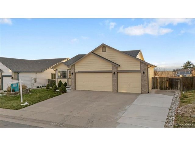 19423 E Tufts Cir, Centennial, CO 80015