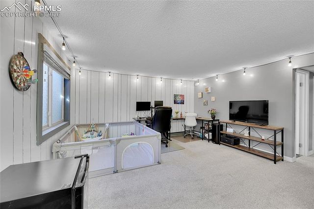 218 W Rockrimmon Boulevard C, Colorado Springs, CO 80919