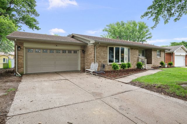 437 26th Avenue, East Moline, IL 61244