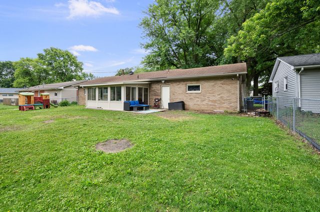 437 26th Avenue, East Moline, IL 61244