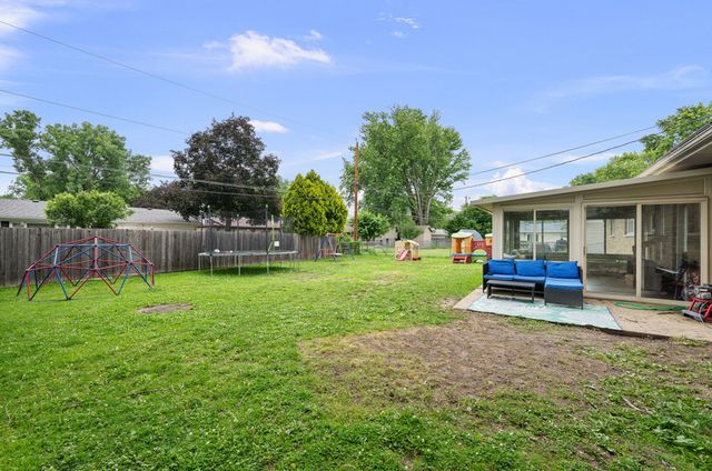 437 26th Avenue, East Moline, IL 61244