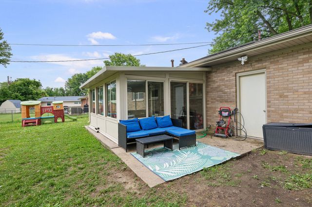 437 26th Avenue, East Moline, IL 61244
