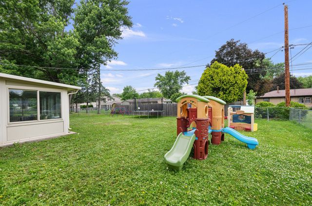 437 26th Avenue, East Moline, IL 61244