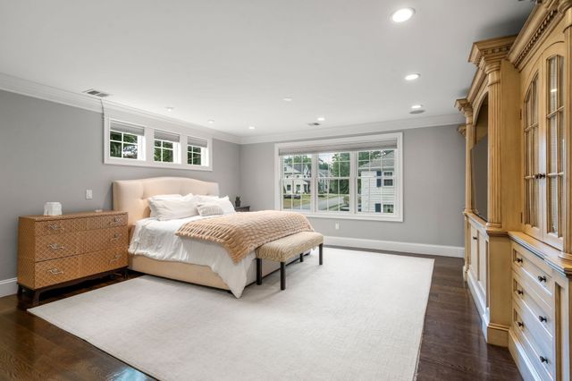 25 Arch St, Needham, MA 02492